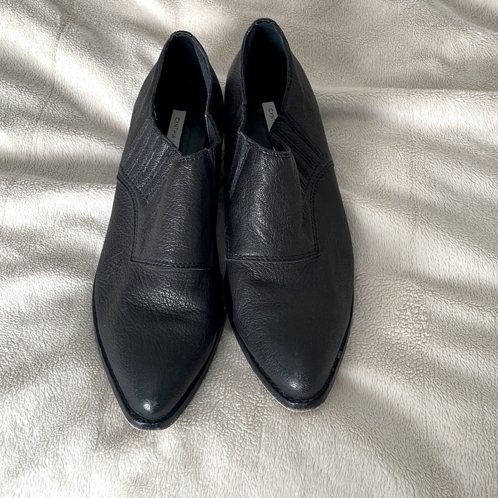 Cynthia Vincent Leather Western Ankle Booties Size 9